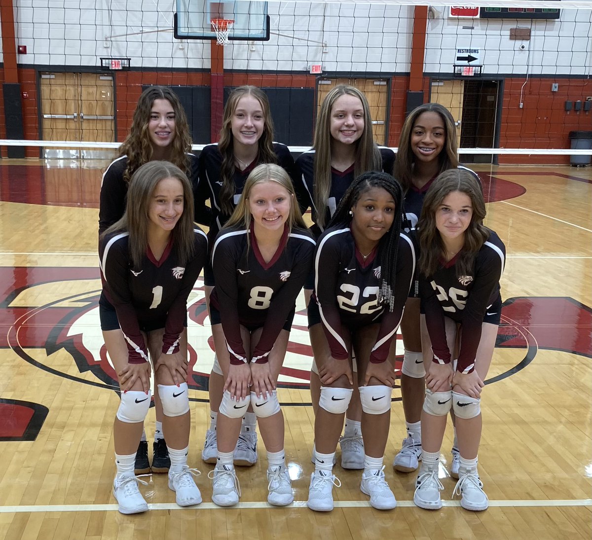THSVolleyball2's tweet photo. 2022-23 Lady Cats https://t.co/6g3V2lN2Lo