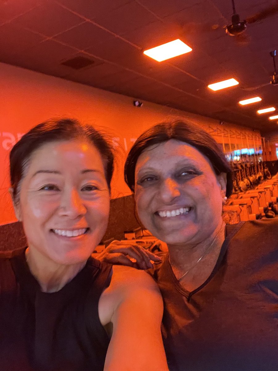 mallun's tweet photo. Crushed the workout trying to keep up with the formidable ⁦@rathi_murthy⁩ 💪💪  #OperatorsRock ⁦@OperatorCollect⁩ https://t.co/ysi3S7ZrwH