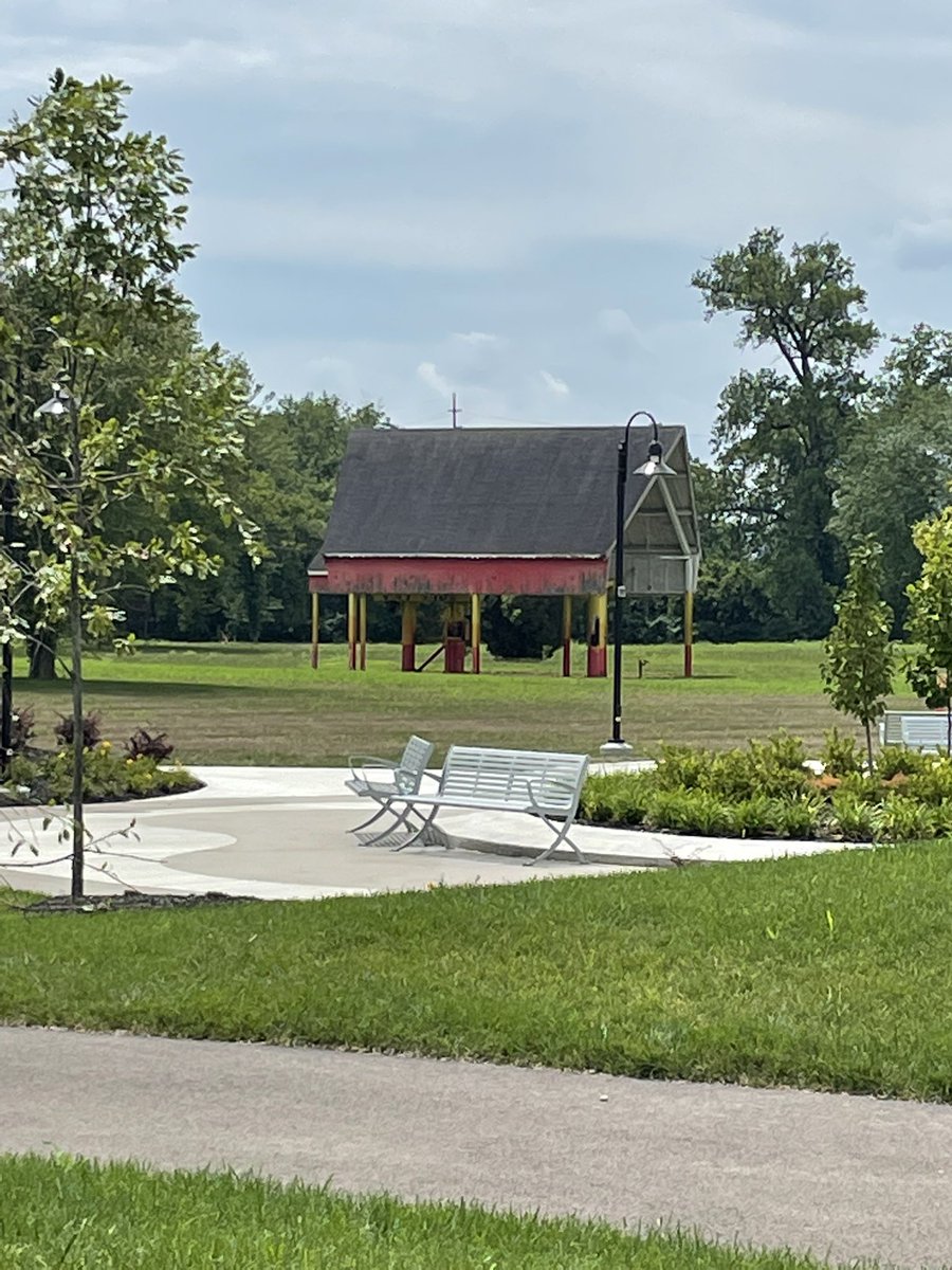 EBQuack's tweet image. All that is left of the old #americanaamusementpark #lesourdesvillelakepark