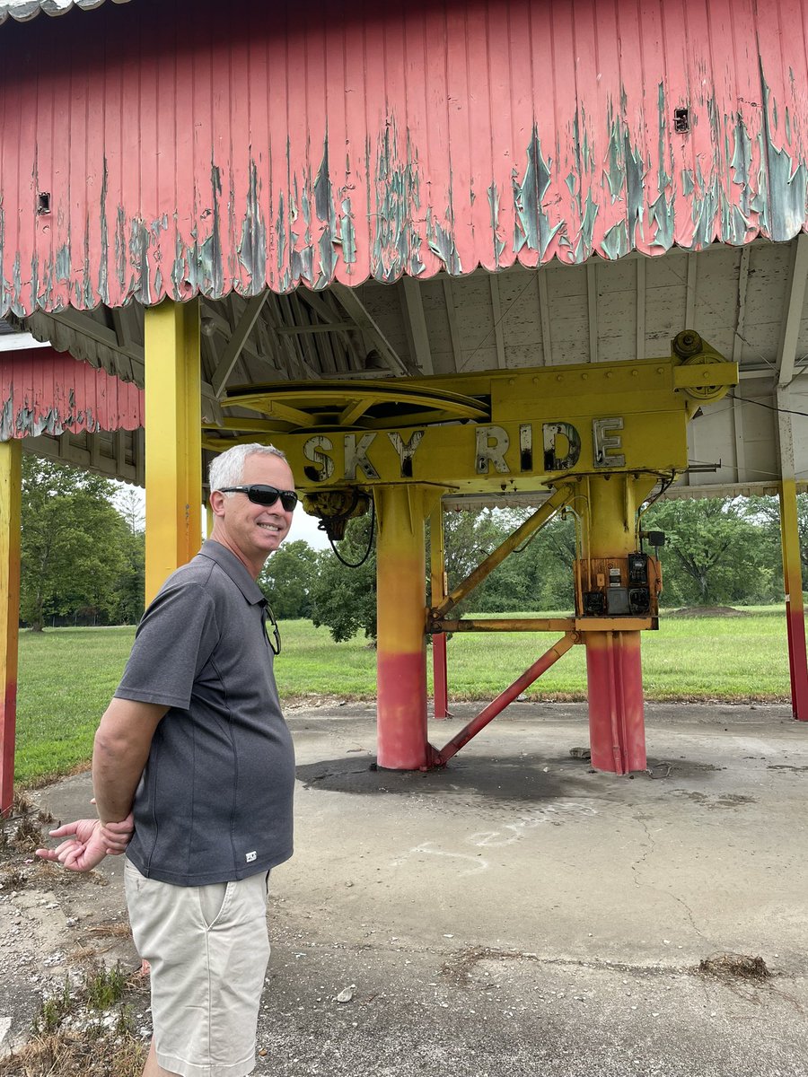 EBQuack's tweet image. All that is left of the old #americanaamusementpark #lesourdesvillelakepark