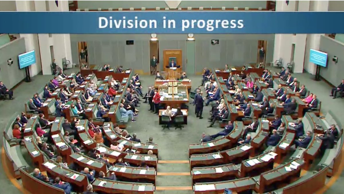 BREAKING: The Government's climate bill enshrining our target of 43% emissions reduction by 2030 has just passed the House of Representatives.