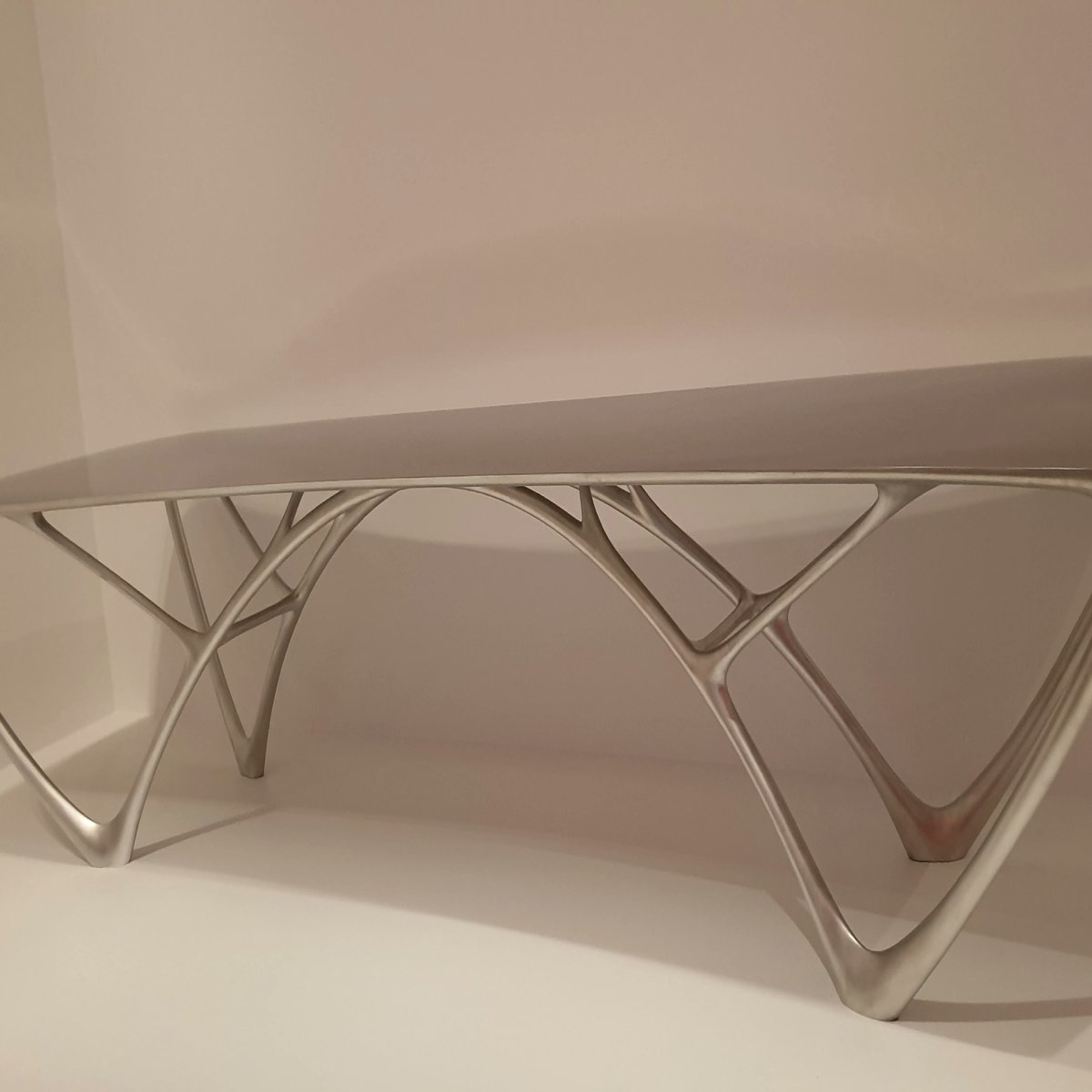 Plans_in_Motion's tweet photo. This is Joris Laarman, Bridge Table, large prototype, 2010. Aluminium, tungsten, carbide. 
Informed from the mathematics of bone and tree growth. The fabrication is guided by software that models these growth patterns and translates it into robotic 3D printing. 
#PIMpressive https://t.co/gxnj16ZyPz