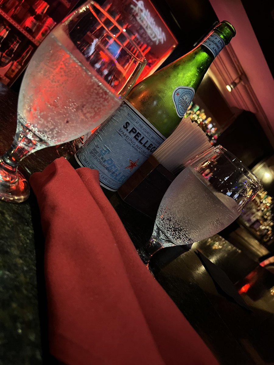 LegendaryM4_'s tweet photo. #GangGang #Bottles #StripLife @TipNStrip #RecoveryWednesday https://t.co/ax5jQrt8Sh