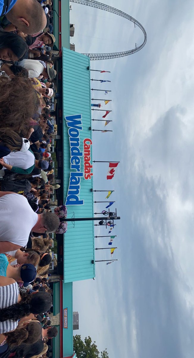 boomzerlive's tweet photo. canadas wonderland a 10/10 experience, would recommend👍👍 https://t.co/7Os0Vxf44q