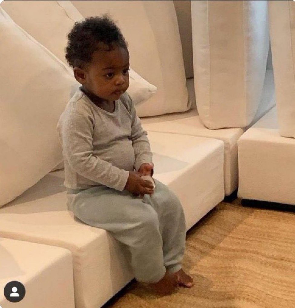 Osaveen's tweet photo. Me when never visa them don dey debate my job #Midweekmarket https://t.co/obF1Zeazyy