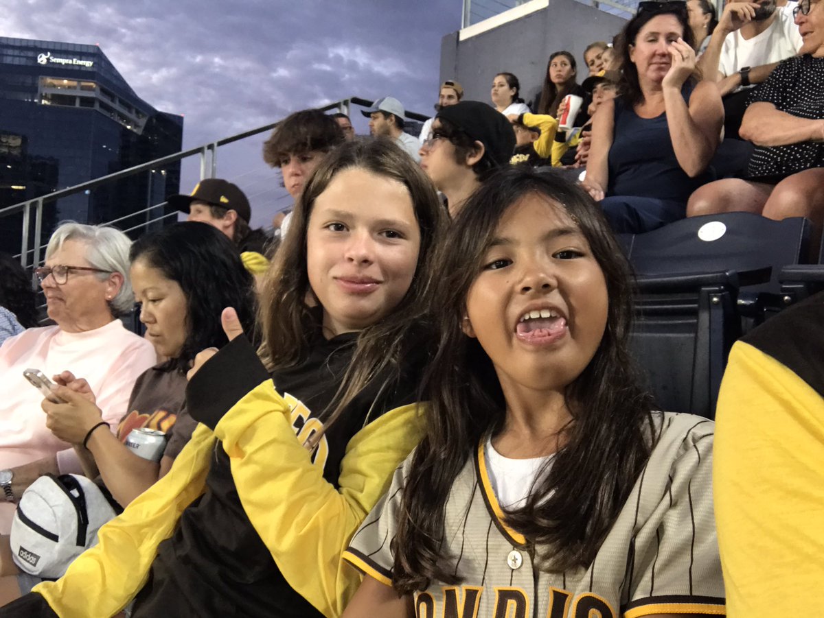 AnonymousMarty's tweet photo. Lovin’ the Pads. #Padres #timetoshine https://t.co/jJcNOuGc5g