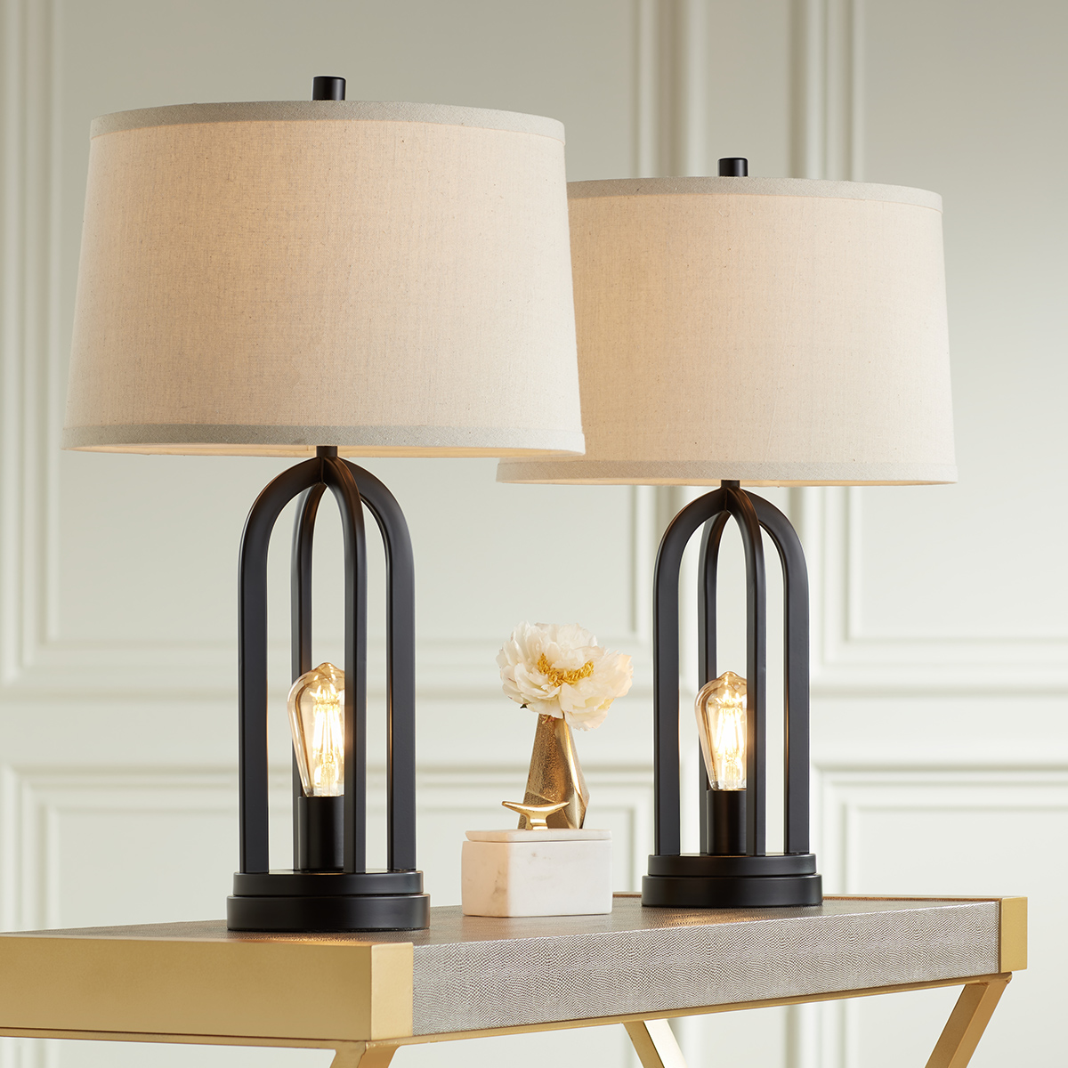 LampsPlus's tweet photo. Glowing night light illumination, in the most unique way 💡 #myLampsPlus
Shop table lamp sets: https://t.co/0dxL91Dp2o
#TableLamp #TableLampSet #BlackTableLamps #NightLight #EdisonLights #ConsoleTable #GoldConsoleTable #HomeLighting #LivingRoomLighting #BedroomLighting https://t.co/e7MZIuH0pn