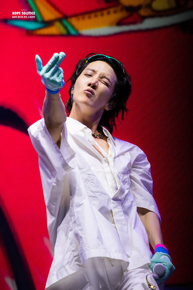 dayswithyou218's tweet photo. 220731 Lollapalooza Chicago

HOPEWORLD ✈️❤️

#HOBIPALOOZA
#Lollapalooza2022 
#JHOPEonLollapalooza 
#제이홉 #정호석 #호비 #JHOPE
#BTS #방탄소년단 @BTS_twt https://t.co/L01376ReBU
