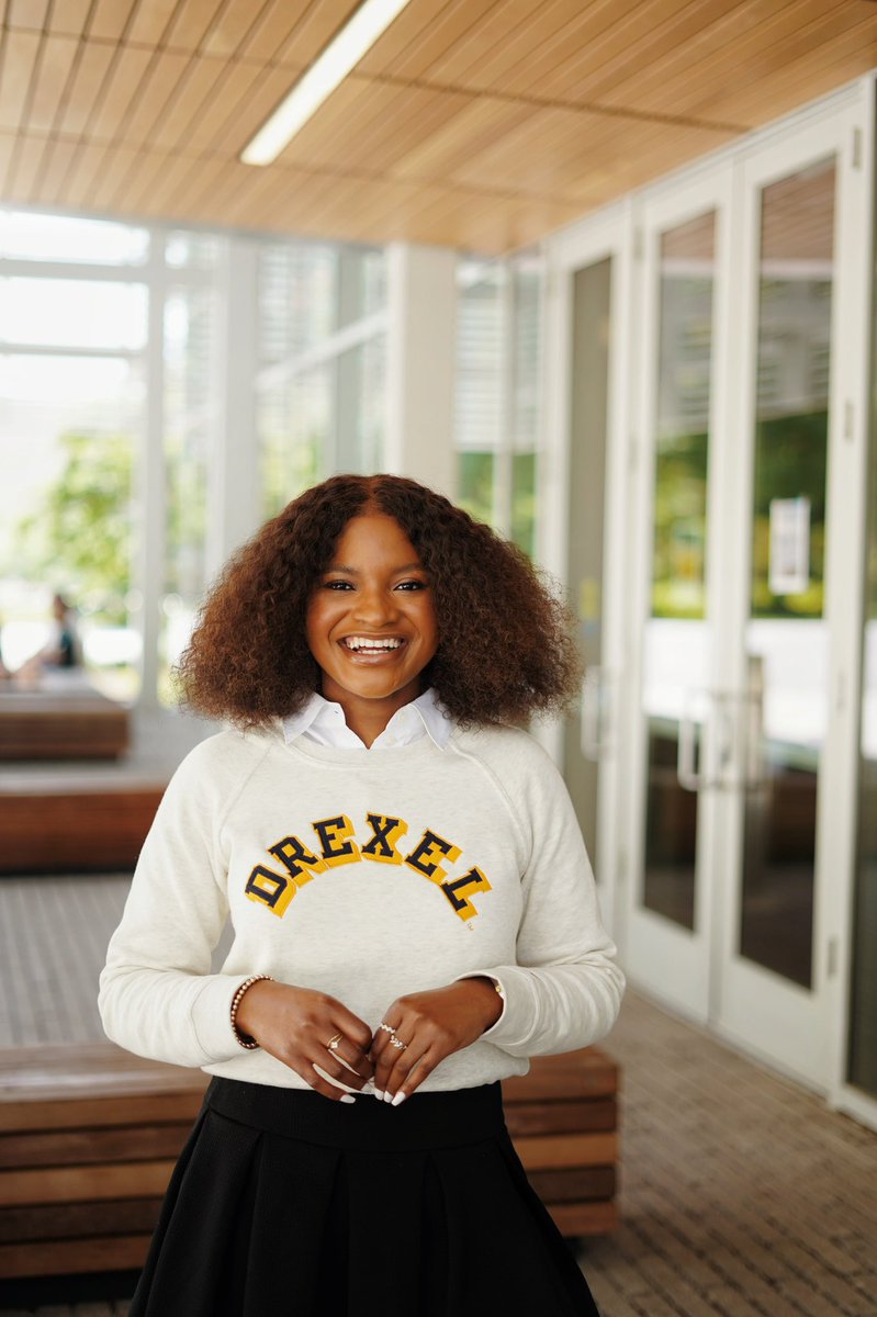 LedoNwilene's tweet photo. Issa BSc, Honors &amp; Summa Cum Laude graduate 👩🏾‍🎓😅

Thank You Jesus, @DrexelUniv and my village for the most rewarding &amp; transformative 5 years 🥹

The longer post Twitter won’t let me have 😂 → https://t.co/RknuRIv63V

Pc: @andrew_antwi21 
Stylist: @official_bdjn 

#Classof2022 https://t.co/sjmcThDsTi