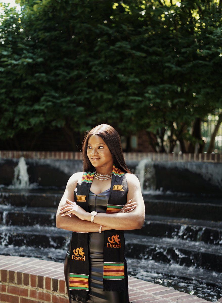 LedoNwilene's tweet photo. Issa BSc, Honors &amp; Summa Cum Laude graduate 👩🏾‍🎓😅

Thank You Jesus, @DrexelUniv and my village for the most rewarding &amp; transformative 5 years 🥹

The longer post Twitter won’t let me have 😂 → https://t.co/RknuRIv63V

Pc: @andrew_antwi21 
Stylist: @official_bdjn 

#Classof2022 https://t.co/sjmcThDsTi