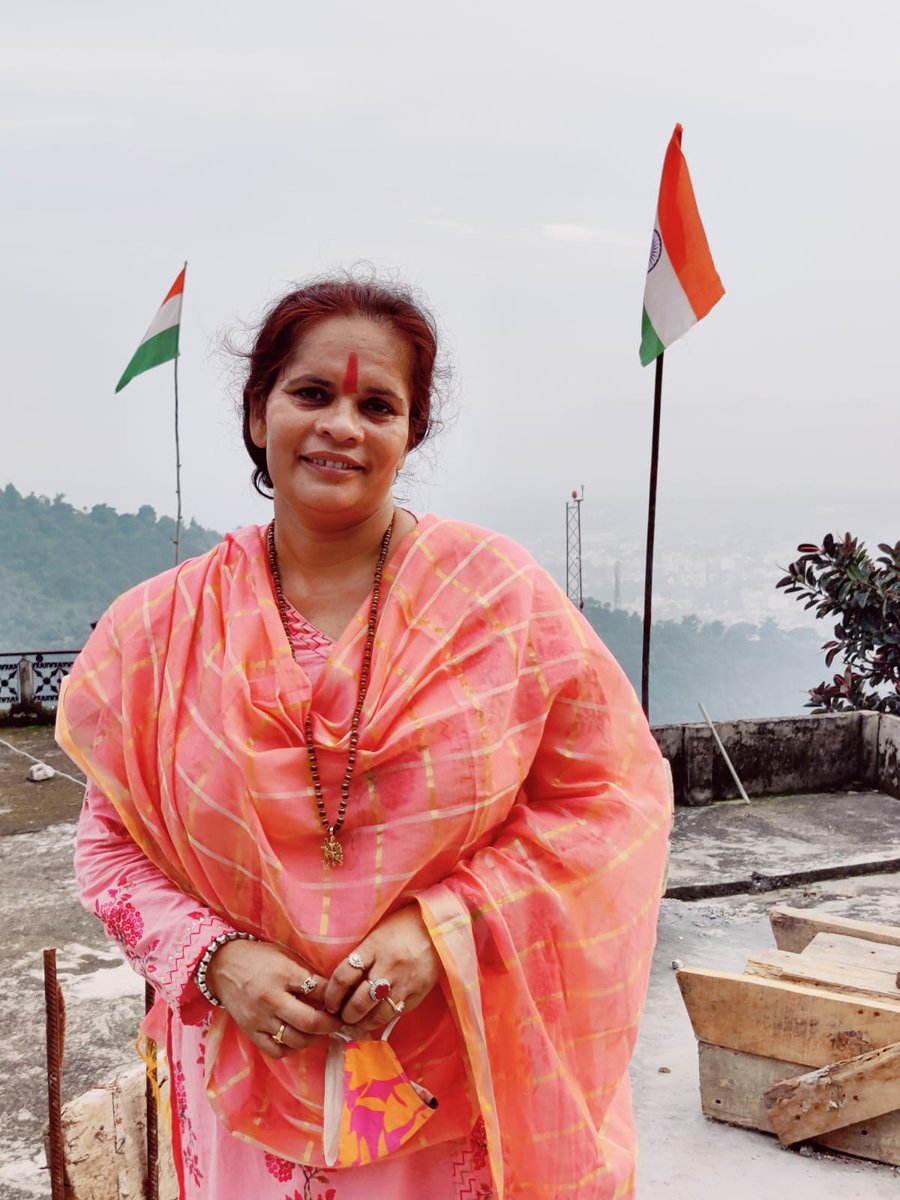 Sadhvi_prachi's tweet photo. Selfie With Tiranga . 🇮🇳
#India_With_आरएसएस https://t.co/tPlz541WQ3