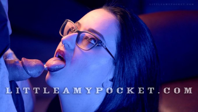 Lick after lick after lick ... https://t.co/st6GY3dtbt