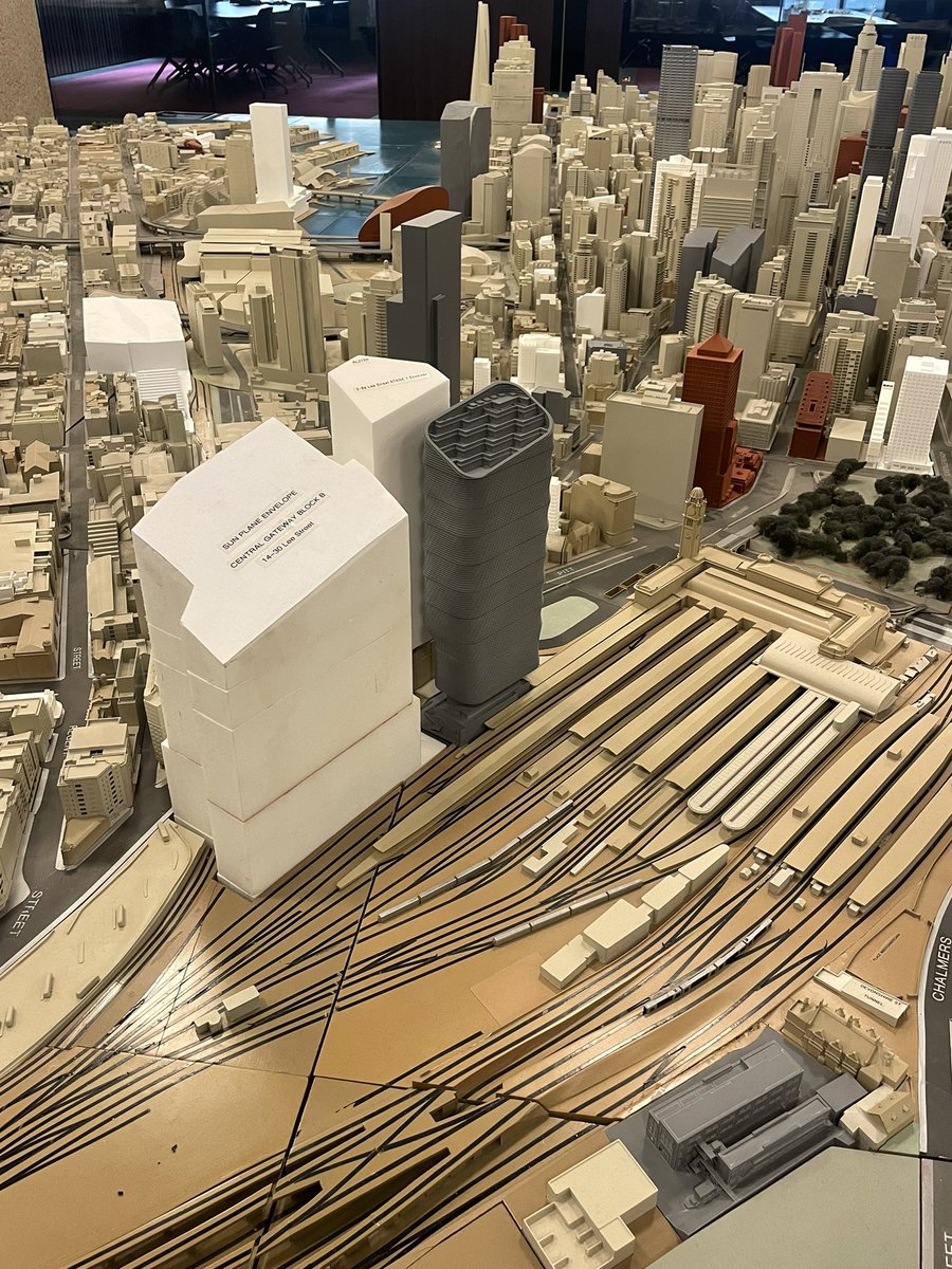 PhilipThalis's tweet photo. Look at clusterbomb of shocking overdevelopment, all on public land, all courtesy of @Dom_Perrottet &amp; co.
Barangaroo, Darling Harbour, Blackwattle Bay, Central Station &amp; now Nth Eveleigh.
@ChrisMinnsMP -high time you spoke up &amp; offered us a better city, based on public interest https://t.co/p2WIxa4bhe