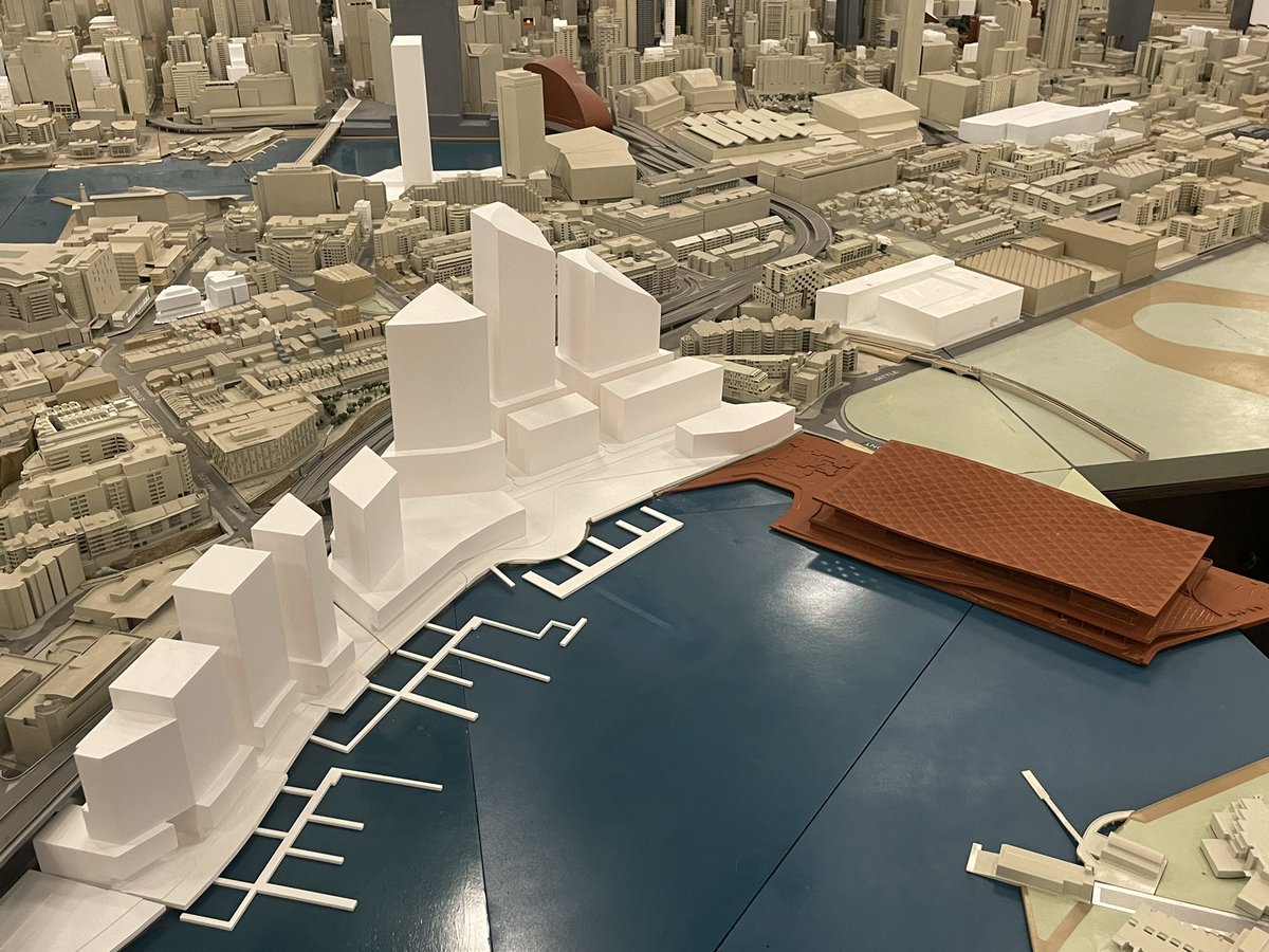 PhilipThalis's tweet photo. Look at clusterbomb of shocking overdevelopment, all on public land, all courtesy of @Dom_Perrottet &amp; co.
Barangaroo, Darling Harbour, Blackwattle Bay, Central Station &amp; now Nth Eveleigh.
@ChrisMinnsMP -high time you spoke up &amp; offered us a better city, based on public interest https://t.co/p2WIxa4bhe