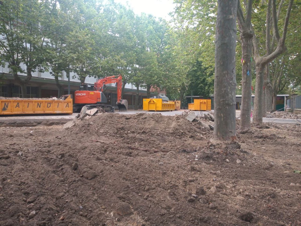 La 1ª semana de agosto han iniciado las obras de naturalización del patio en Judimendi Eskola. La naturaleza va a tener más presencia gracias a este proyecto impulsado por el Ayunt. de <a href="/vitoriagasteiz/">Vitoria-Gasteiz!</a> a través del Centro de Estudios Ambientales <a href="/vg_cea/">CEA Vitoria-Gasteiz</a>.

labur.eus/judi220803