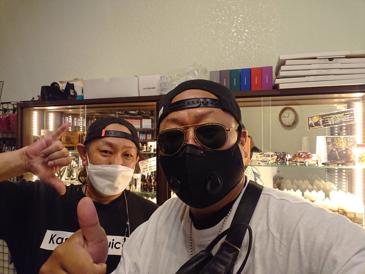 KinmataSB's tweet photo. ☺️ 今日は家族旅行で山梨に来たので…
@VapeTreasure2さんにお邪魔しました♪
(ランチ込み🍴)

🤭 カッシー(@Kassy_vapor)さんの…
親切丁寧な対応に感無量でした♪ 
それと…
ランチがとても美味しかったです🍴

🤣 ステッカーを置いて来たので…
欲しい方は是非立ち寄って下さい♪ https://t.co/QNgMnijMal