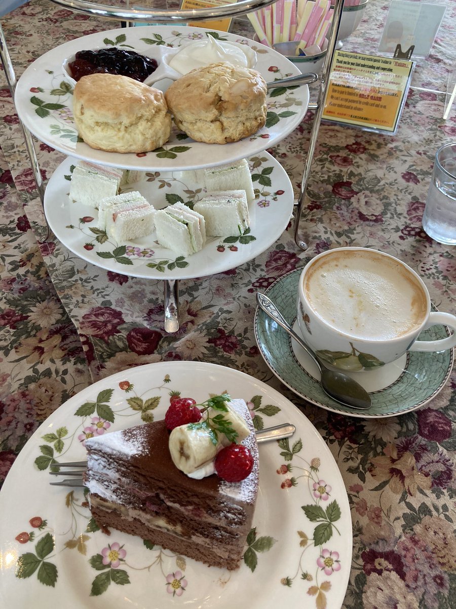 usa_boris_'s tweet photo. 久々の3段。3段ってなんでこんなにワクワクするんだろ。いつか本場で食べてみたい✨ https://t.co/3TWCrwRirH