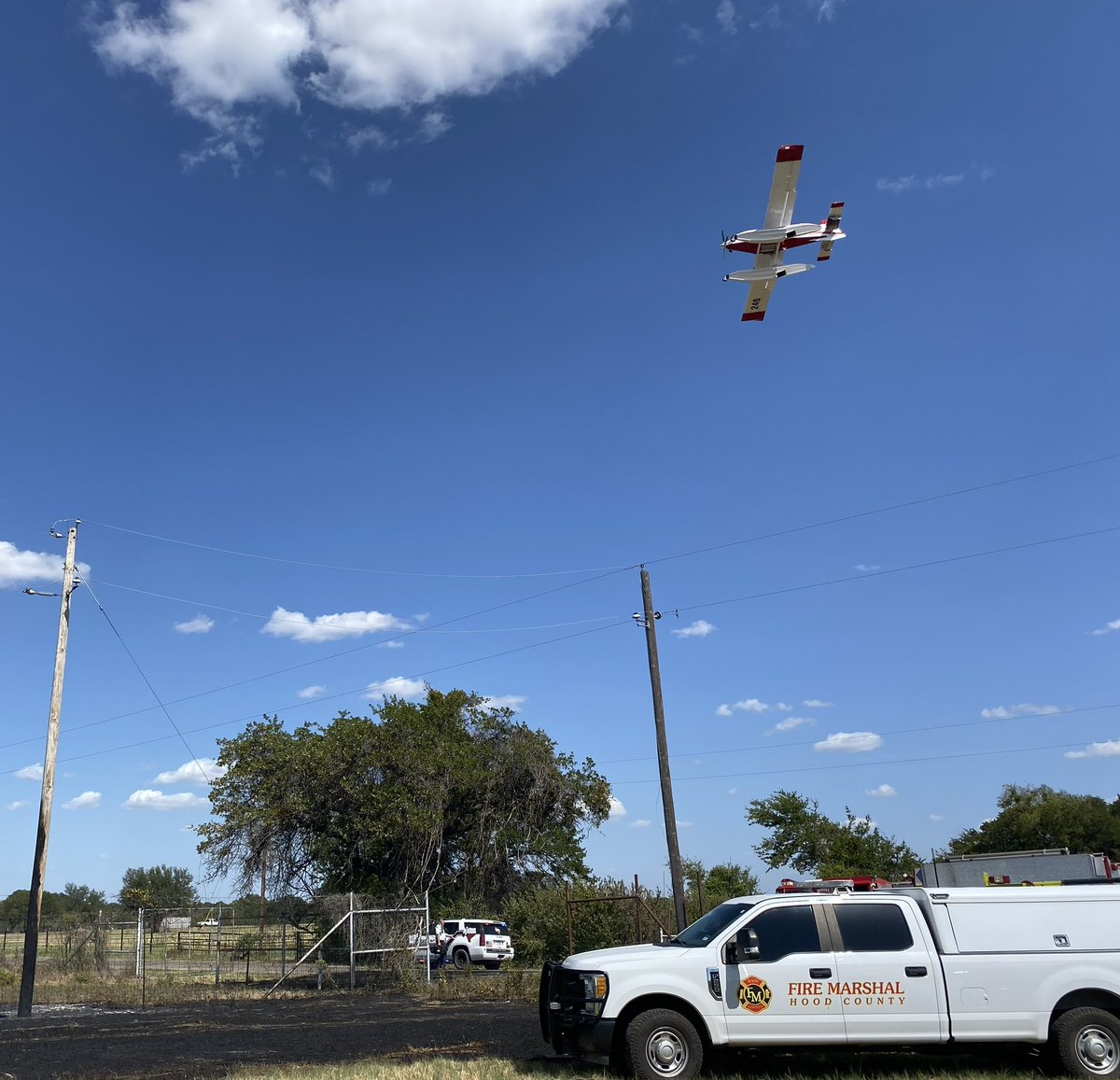 AllHazardsTFS's tweet photo. Update: the #ColonyFire in Hood County is 467 acres and 50% contained. Dozer line has been tied in all around the fire perimeter. #txfire https://t.co/gXMN5SsZCA
