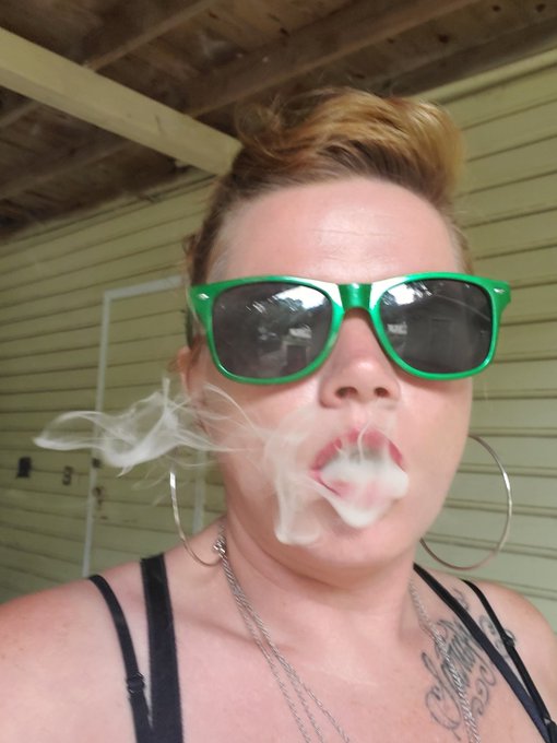 Layla84’s pics and videos