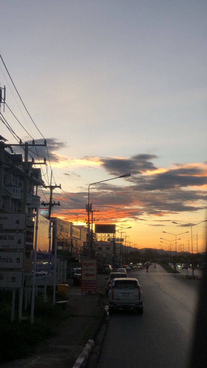ttxtor_'s tweet photo. @TutorKrp เอาท้องฟ้าที่น่านเมื่อวานมาฝากด้วยฮะ กลับบ้านครั้งนี้เหมือนได้กลับคืนสู่ธรรมชาติ🍃 #TutorKrp https://t.co/xoNyuYOaK7