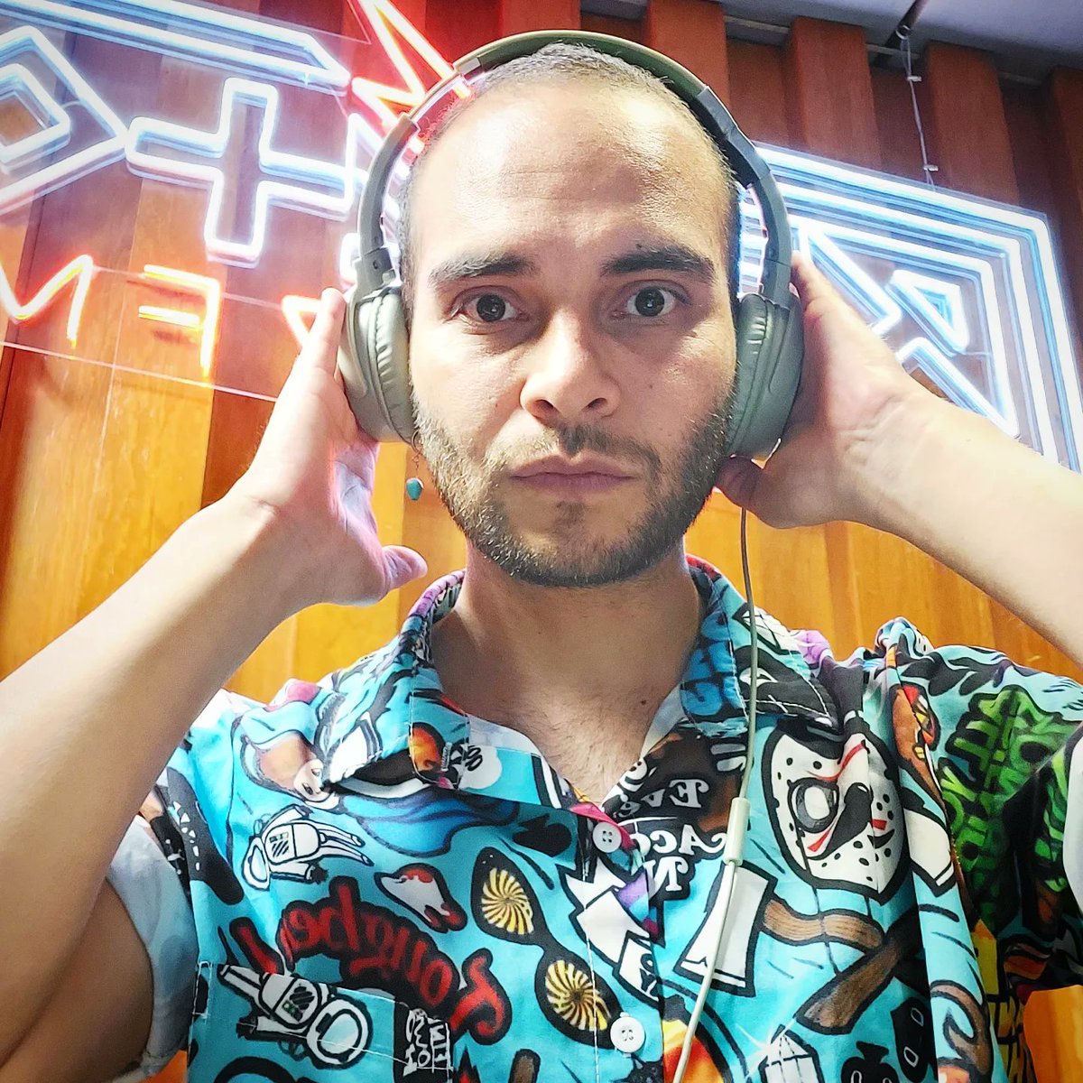 Hoy estuvo buenísima la entrevista con <a href="/DuranLeon/">Ome Uriel Duran</a> en #CLAUDICAMOS por <a href="/reactor105/">Reactor 105.7 FM</a>