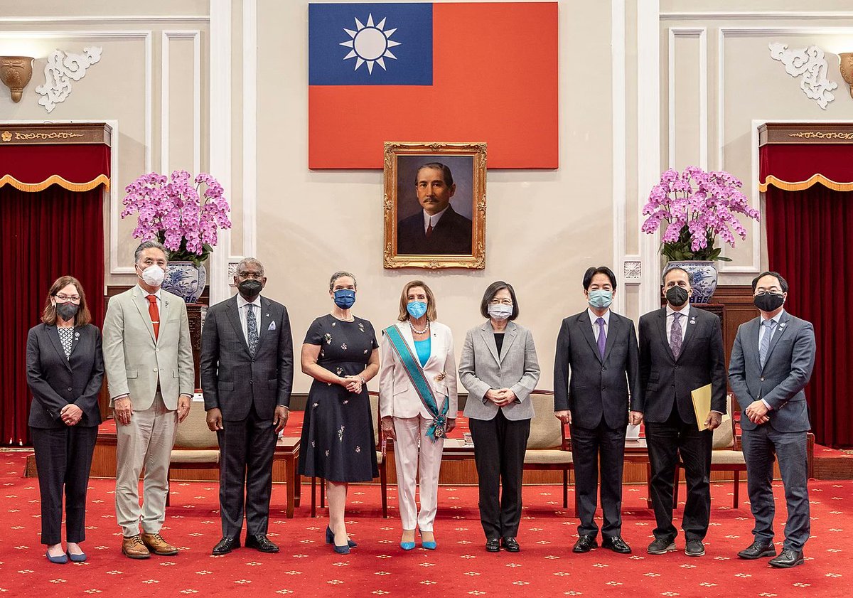 kia_gupta's tweet photo. US weapon companies: Why china is not attacking Taiwan? Nancy : I have got an idea ✌ #NancyPelosi #ChinaTaiwanCrisis #ChinaTaiwanConflict https://t.co/ETrkgrrN85