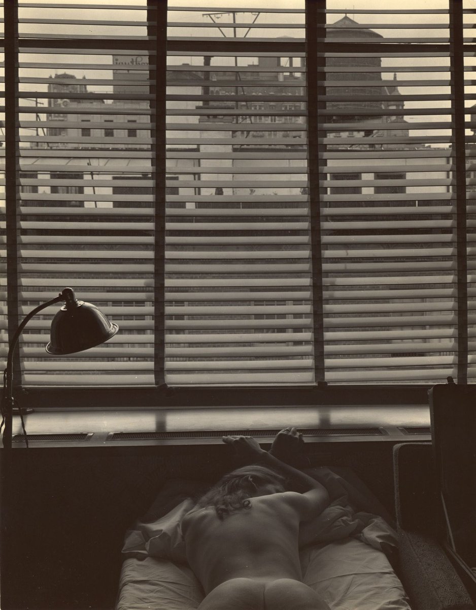 New York Interior, 1941
Edward Weston
#newyork #interior #1940s #edwardweston