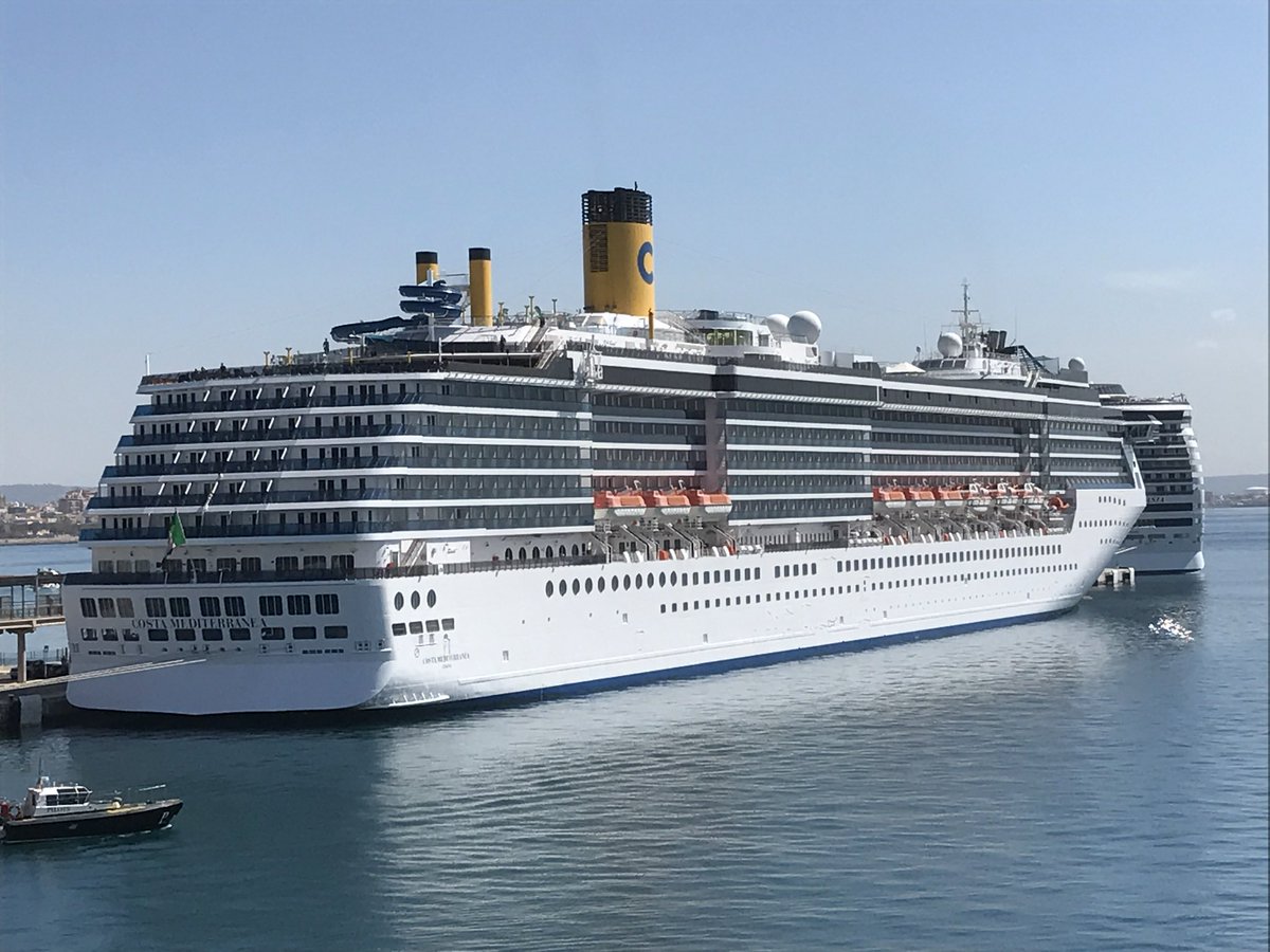 CruiseWorldExp's tweet photo. Cruise World is a parallell world..!!!
How many kg of food are prepared in the kitchen of cruise ships? #cruises #ships #croisieres #cruise #kitchen #chefs #seachefs
Automatics slicers for frozen and fresh product.. Safer , Faster and Cheaper..!!! #ship #meat #cruiseline #usph https://t.co/agfjSYi3Sq