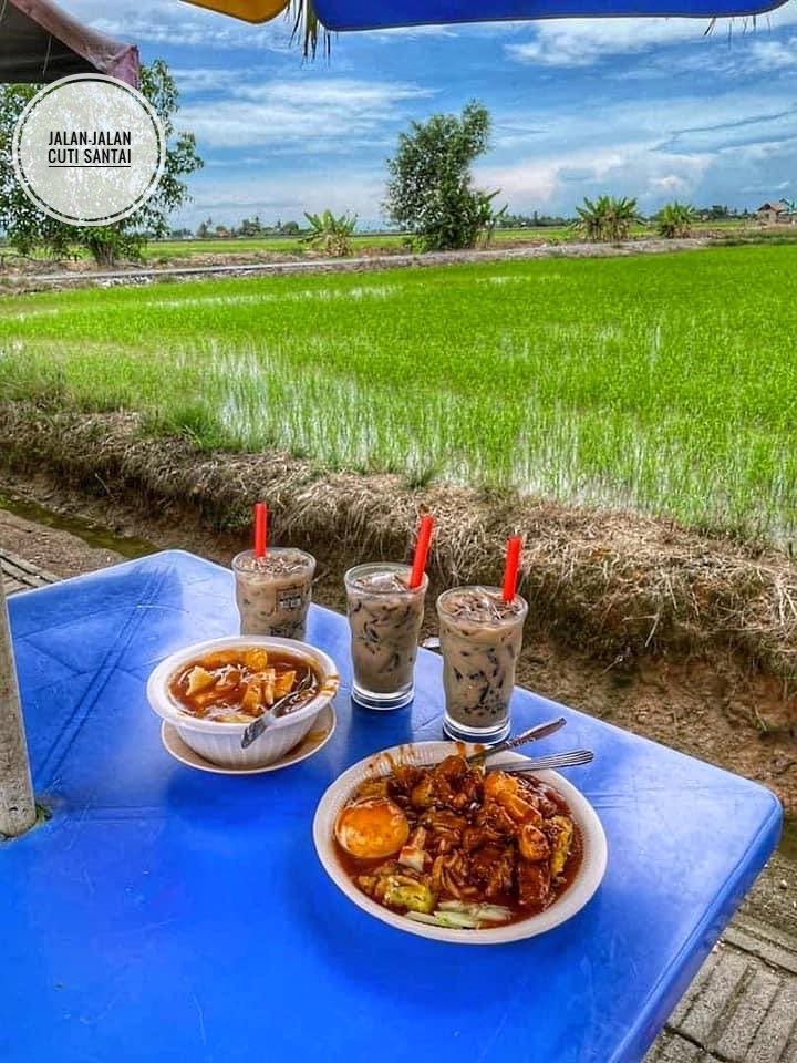MalaysianFoods's tweet photo. Tempat makan Rojak dan cendol tepi "Sawah" di Selangor!

Mari Menikmati Rojak, Laksa, Mee rebus, Mee kari ayam dan cendol kaw diDITEPI SAWAH PADI dan merasai suasana Berangin sambil melihat pemandangan sawah padi yang  menghijau.

📌GERAI ROJAK SHAMAL

📸Jalan-jalan cuti santai https://t.co/ERN3u79Bwq