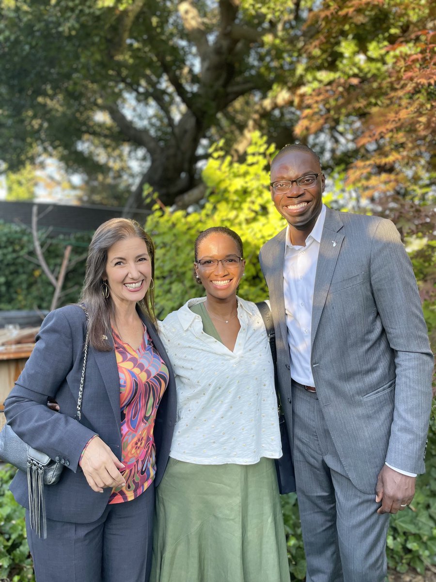 Connected w/ some rockstar leaders tonight... ⁦Thinking about #Oakland #Michigan ...and all that make up #WeThePeople 
⁦<a href="/LibbySchaaf/">Libby Schaaf</a>⁩ ⁦⁦<a href="/LtGovGilchrist/">Lieutenant Governor Garlin Gilchrist II</a>⁩