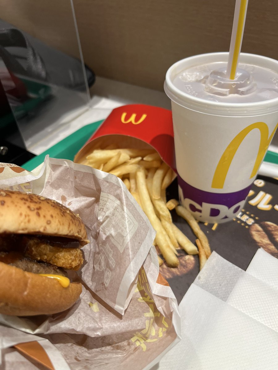 こんにちわっぷん。涼しいですね。。！雨もまだなので、お昼休みにウォーキング。からのマック（皆さんの投稿見てたら食べたくなりました😋）
 #まったりSTEPN同好会
#たりーず