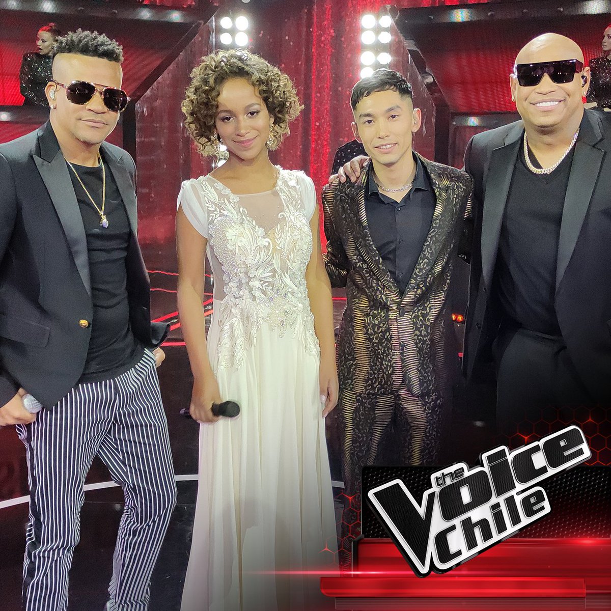 chilevision's tweet photo. ¡INCREÍBLE! 🔥 El #TeamGDZ lo dio todo en el escenario de la #GranFinalTheVoice 🎤🎶 https://t.co/GEhDc5up8z