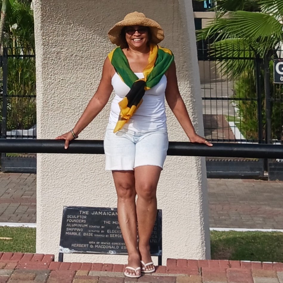 ladyhillory's tweet photo. #NewProfilePic https://t.co/IhJGUhoJbA