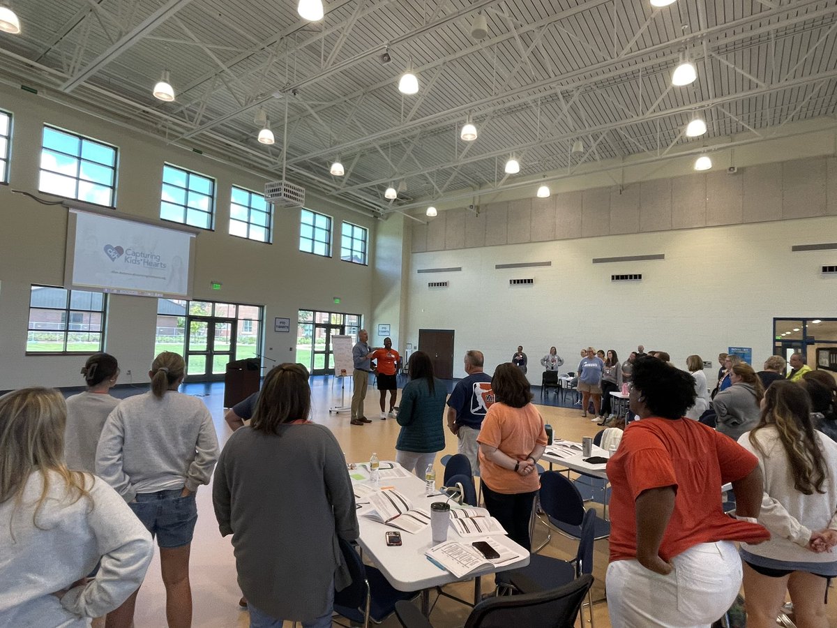 PrincipalDMS's tweet photo. Life-changing impact at our @IHeartCKH training led by amazing @AllenAndersona! These smiling faces are my family of colleagues at @JFDRAKEMIDDLE and we are fueled and FIRED UP for the amazing year ahead! I could not be more proud or grateful for this experience! @AuburnCityEdu https://t.co/JI5rAVvZ0F