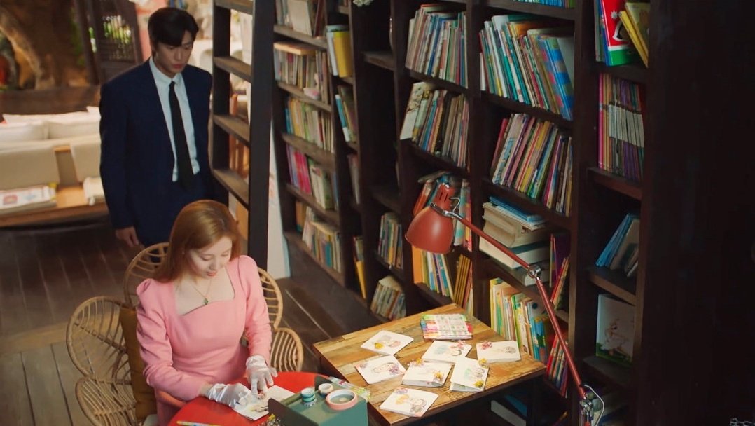 seomate_'s tweet photo. "✍💌"
#Seohyun #Nainwoo #SOOBI
#JinxedAtFirst #징크스의연인 #JinxedAtFirstEP15 https://t.co/vwfKS1YWbG