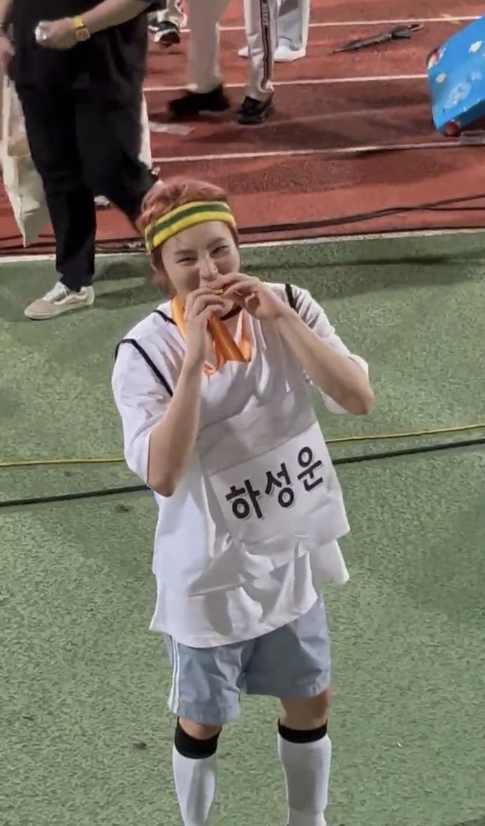 0322S20208's tweet photo. 오빠들이랑 태권도장 다니는 울막내딸내미... https://t.co/BUW1CQJ0eg