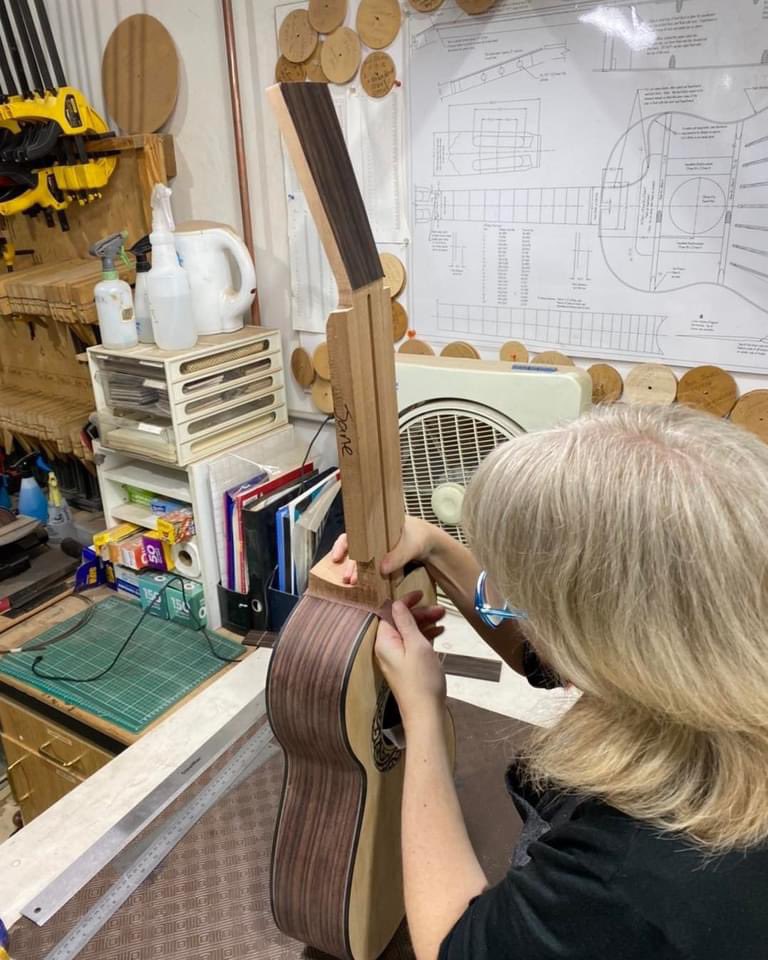 janeinjava's tweet image. At the workshop flossing the neck joint to make a perfect fit. #luthier #guitarmaker #maketolearn #makerspace #woodworking #guitar