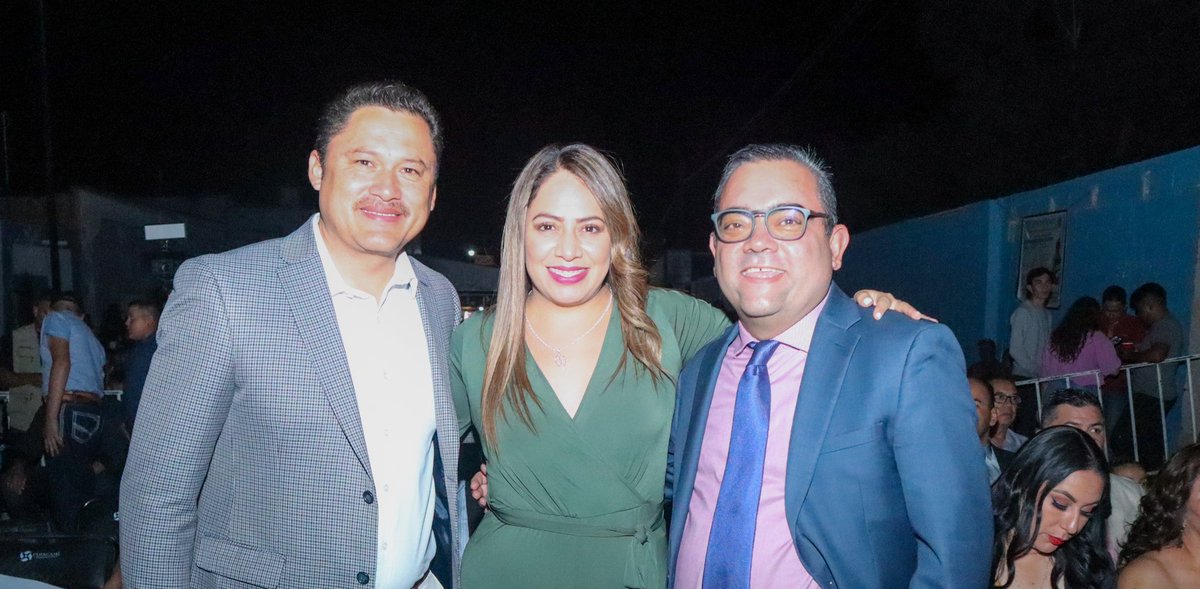 SugheyTorresR's tweet photo. Coronación de la Reina de la @FeriaCuencame 2022, Adriana I.

Un gusto acompañar a mi amiga, @lulymtze, Presidenta Municipal de #Cuencamé, quien a un mes de concluir su encargo no había podido realizar la Feria de su municipio a causa de la pandemia... https://t.co/g2RNk1XBIz
