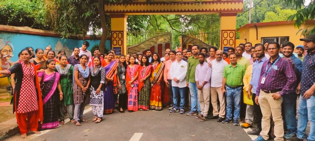 SanjitMohanty06's tweet photo. Discussion with Collector Sambalpur #Ananyadas Regarding various  issues of Sambalpur @CMO_Odisha @MoSarkar5T @SecyChief @DmSambalpur @AnanyaDasIAS @DIGPNRSAMBALPUR @SpSambalpur @pranabpdas @jenapratap66 @SmcSambalpur @Naveen_Odisha @bjd_odisha @bjdmediacell https://t.co/kVEgfYqSF1