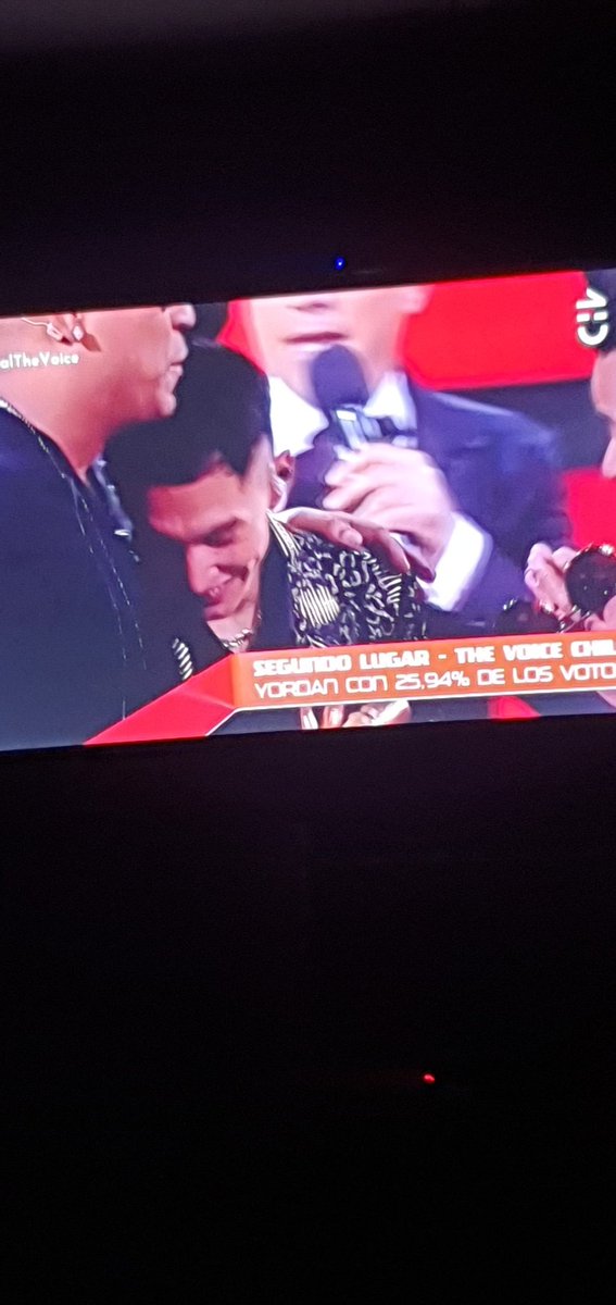 Don_Batuco's tweet photo. #GranFinalTheVoice https://t.co/lD78tWubOR