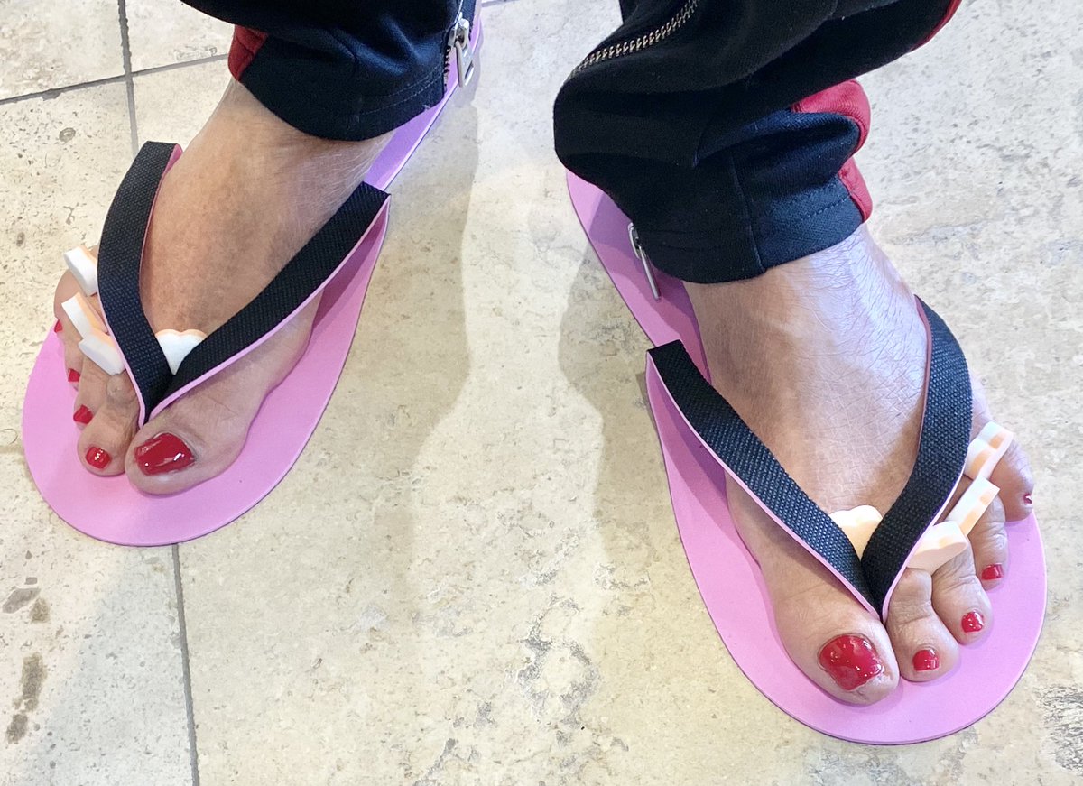 erecasner's tweet photo. I got my #1 girl nails and toes done today and she loved it. Red is her favorite color. #MommaJoyce❤️ https://t.co/7G3MfD0iAQ