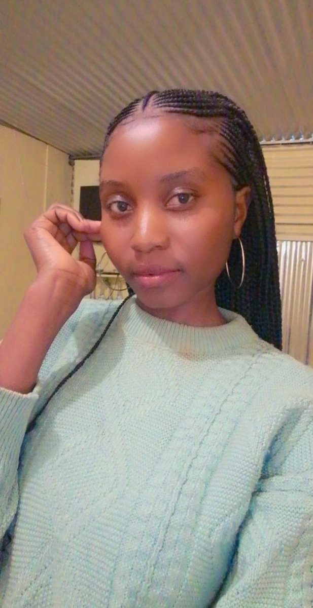 TwinnieV's tweet image. Follow me guys ☹️☹️