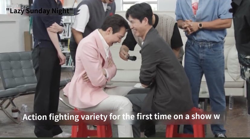 lee_lee033's tweet photo. #LeeJungHae x #JungWooSung in the house this Sunday. Itโs gonna be a riot for sure ๐ I can see LJJ trying to beat up #LeeSeungGi and #YangSeHyung #DOYOUNG to the rescue ๐๐๐ #Jibsabu #EUNJIWON #KimDonghyun h https://t.co/nhOaUWs1Ck