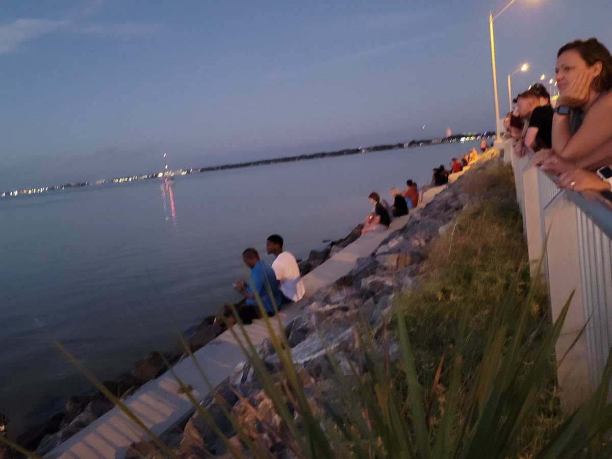 SpaceCoastSkies's tweet photo. Titusville is pretty packed, I missed the memo that we couldn't watch from Playalinda today, boooo π #AtlasV #BecauseSpace #SpaceCoastSkies #launchday #doubleheader https://t.co/lE8oRIoWyj