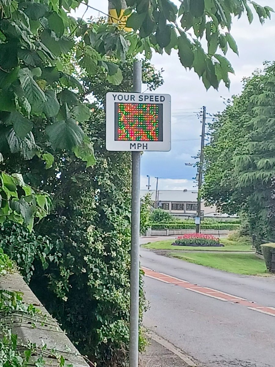 FriendsCreggan's tweet photo. 🚨 Please note 🚨

The Speed Indication Device (SID) was taken out of service on Saturday 30th July as the smiley faces are no longer smiling 🙃 

Once repaired we will be back again keeping 👀 on speeding motorists!! https://t.co/bXmoiu52wJ