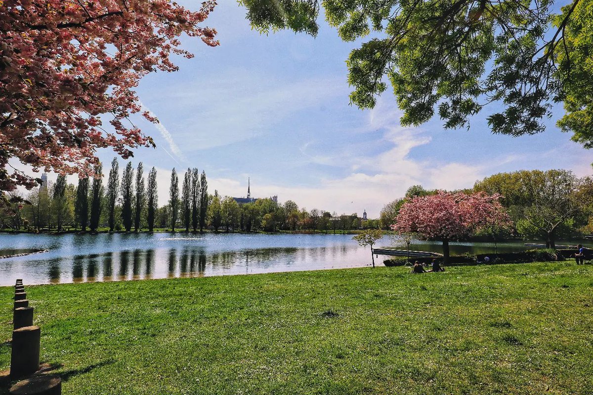 AmiensTourisme's tweet image. Amiens fait parler d'elle jusqu'en Suède 🇸🇪 !
Vagabond, l'un des plus importants médias scandinaves consacrés au tourisme, présente le 🔝10 des meilleures destinations européennes 2022 dans lequel Amiens figure à la troisième place ✌️.
➡️bit.ly/VagabondMagazi…
📸 atomik_eyes