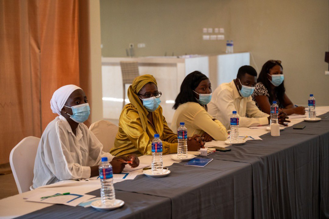 IOMTheGambia's tweet photo. Youth in The Gambia use  social media platforms to discuss key national issues.

With the aim of promoting accurate and balanced #migration discourse, last week we training 2⃣0⃣ online influencers on:

🔵Key migration terms
🔵International migration law
🔵Return and reintegration https://t.co/AUec3AG7SZ