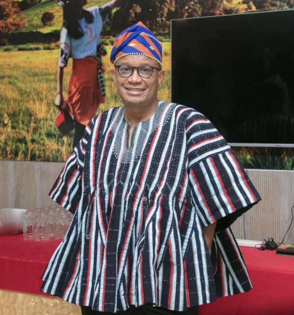 Allowsadick's tweet photo. DR MUSTPHA ABDUL-HAMID

THE PROBLEM SOLVER @MedKhalifaJr1 @The_arhintutu @salmaissah3 @shuaibumarwan3 @NhyiraNk @ObourE_13 https://t.co/JIa3rS8TIp