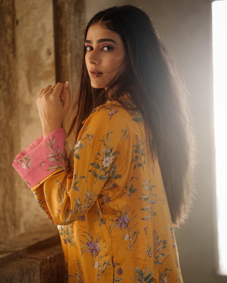 aakanksha_s30's tweet photo. Hello 🌻 https://t.co/aKRtw7H4KM