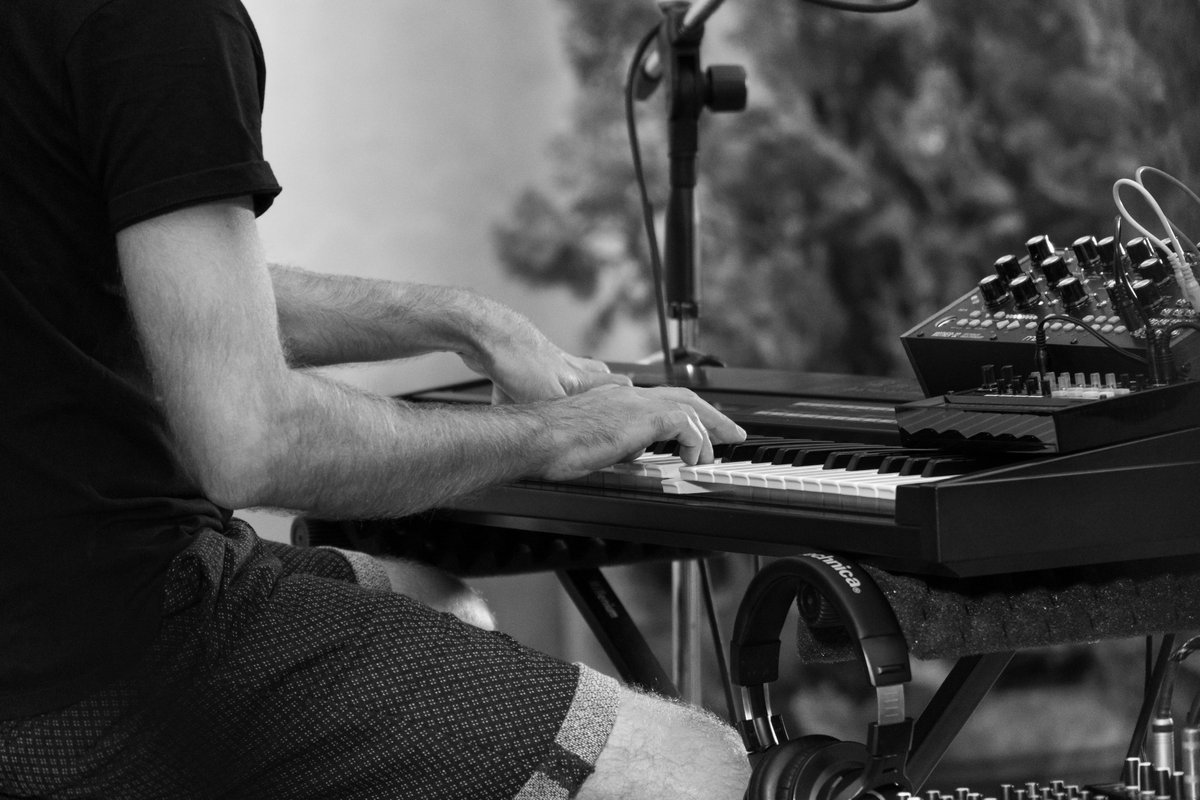 Les fotos d'#ULTRASONS21 / Gahs
(01.10.2021 - Les Aules. Espai Cultural Obert)
Fotos: @pi_photography27
#ULTRASONS21 #MúsiquesEnVibració <a href="/gaahss/">Jose Gas</a> #caràcterexperimental #sonoritatelectrònica #música #cultura #12aedició #dotzenaedició <a href="/CulturaDipcas/">Cultura Dipcas</a> #Castelló